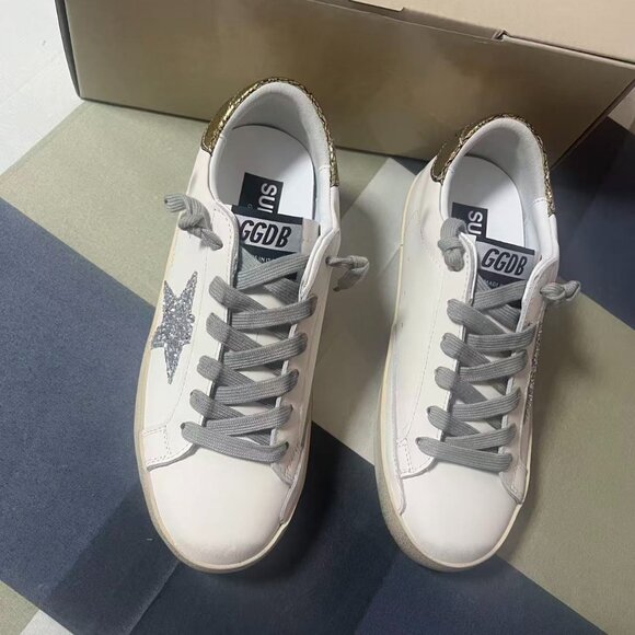 Golden Goose Sneakers White Sneakers - Picture 8 of 8